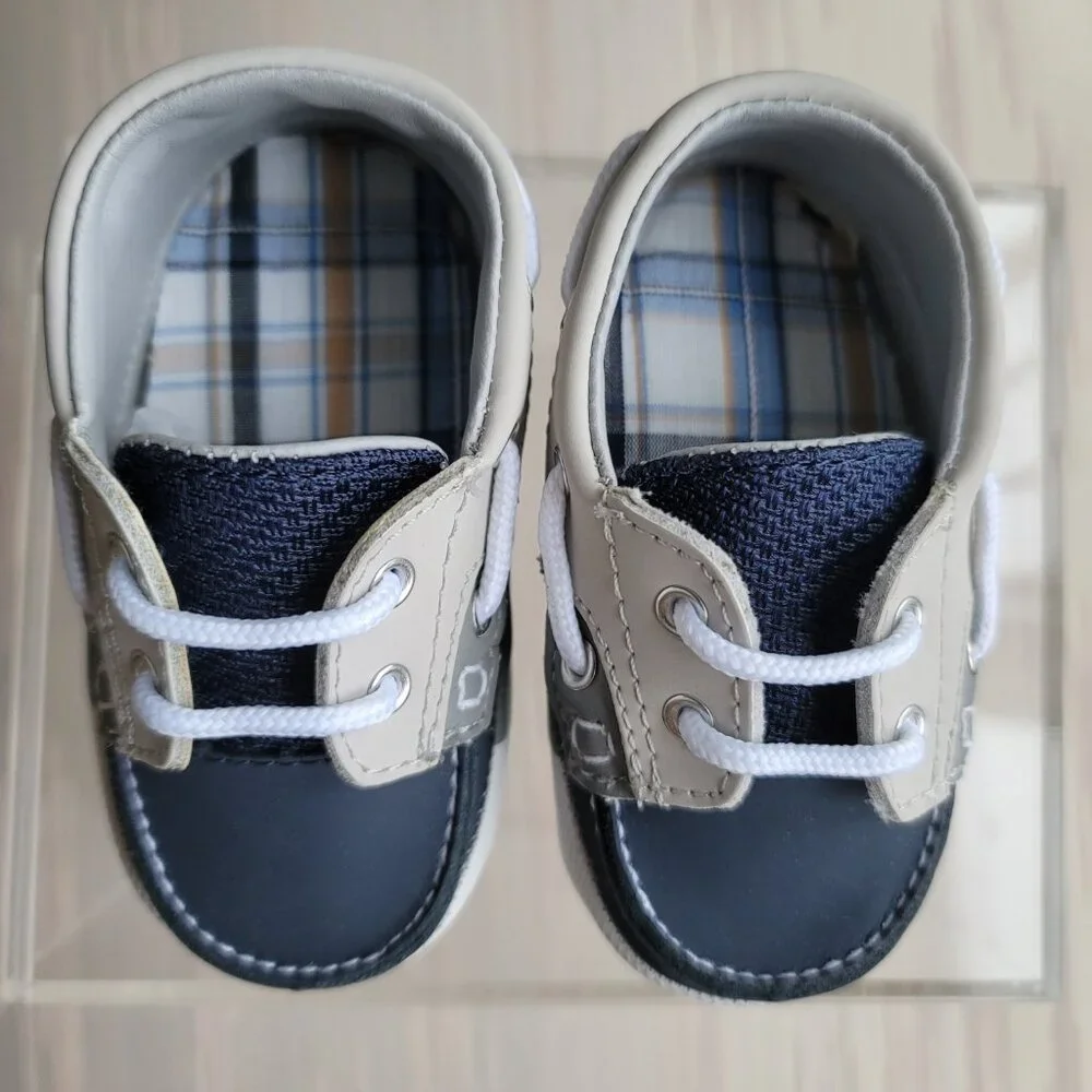Trimfoot Co. Baby Boy Crawling Blue Beige Loafer Crib Shoes Size 3 6-9 Months